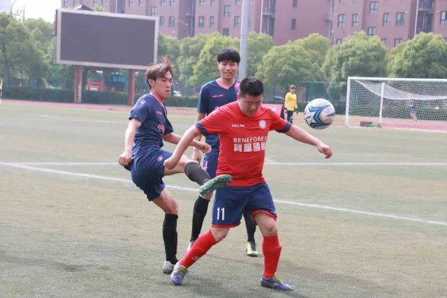 欧冠-哈兰德双响京东安破门 曼城3-3费耶诺德