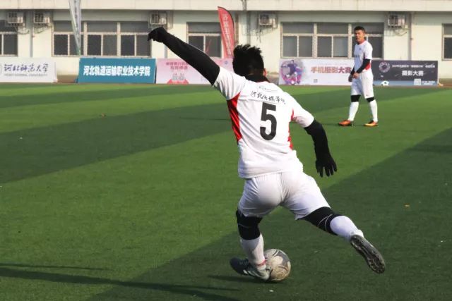 英超-杰克逊破门恩佐助攻 切尔西2-1布伦特福德