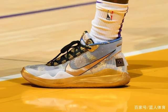 詹姆斯三分10中9砍40分末节17分 湖人战胜篮网